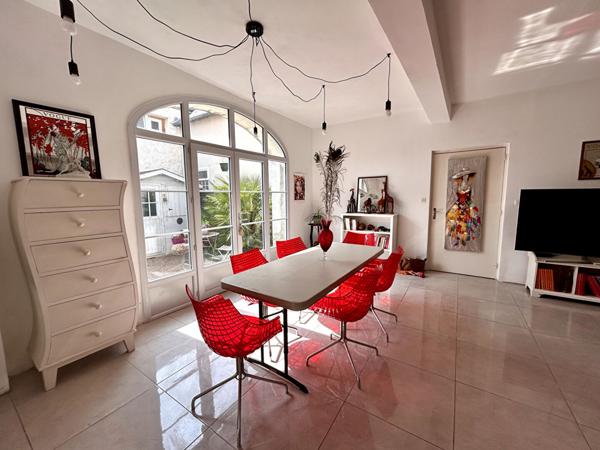 Maison de ville aux volumes remarquables, 3 chambres