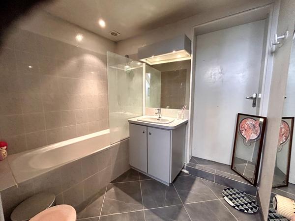 Maison de ville aux volumes remarquables, 3 chambres