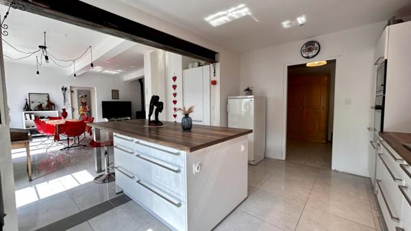 Maison de ville aux volumes remarquables, 3 chambres