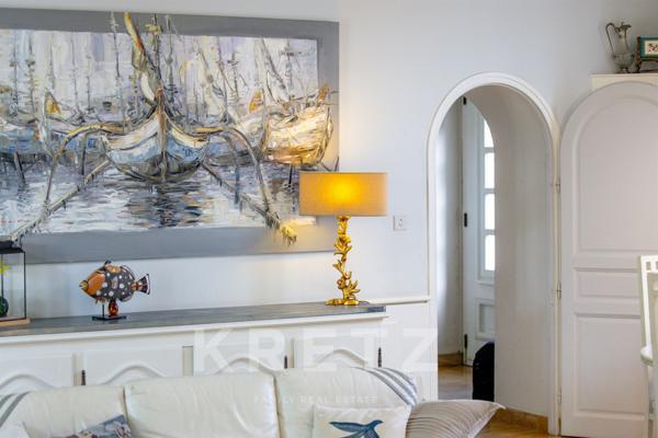 Propriété au cœur d'un village de 270m² avec piscine