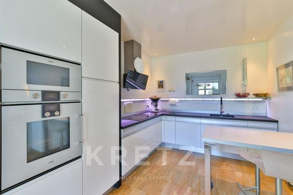 Propriété au cœur d'un village de 270m² avec piscine