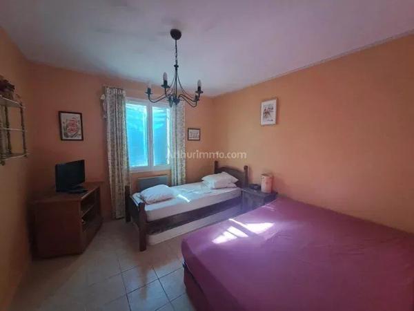 Vente                                                      Villa
                        
                     4 pièces                      99 m2                     à Salernes