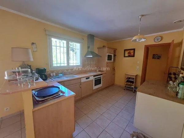 Vente                                                      Villa
                        
                     4 pièces                      99 m2                     à Salernes