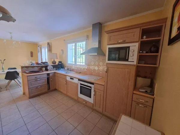 Vente                                                      Villa
                        
                     4 pièces                      99 m2                     à Salernes