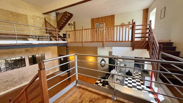 NIORT- loft de 263m² avec piscine et garage