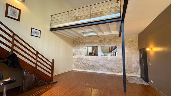 NIORT- loft de 263m² avec piscine et garage