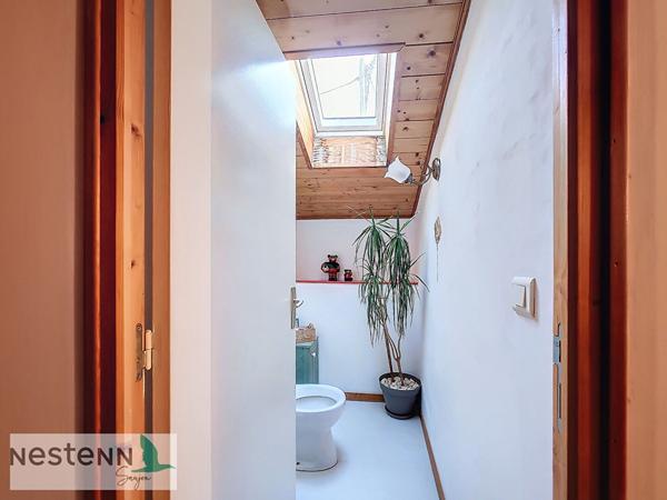 A vendre maison, 87 m², dans un hameau calme du GUA avec ses 2 chambres, sur un terrain de 337m², A 15 minutes des plages de Royan.