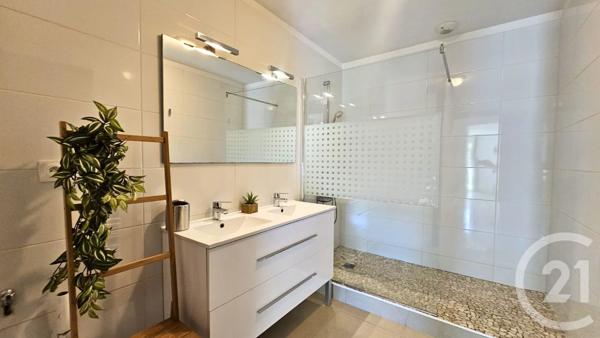 Appartement T3 à vendre  3 pièces - 80 m 2   CARRY LE ROUET  - 13