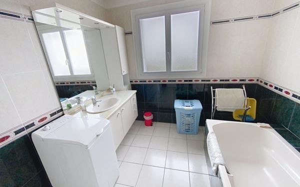 Appartement à vendre    3 pièces • 102,81 m2 Joué-lès-Tours