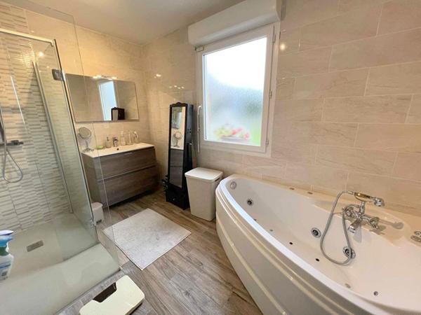 A vendre - Chaumont-En-Vexin Maison de PLAIN-PIED 122 m² avec 4 chambres et jardin clos