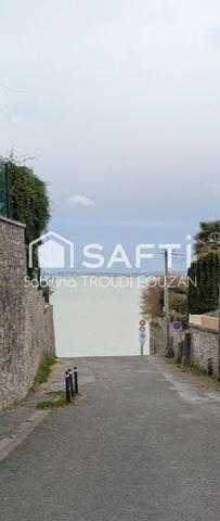 BRETAGNE-MAISON LES PIEDS DANS L'EAU