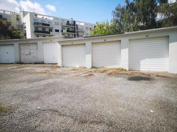 Garage boxé dans une résidence sécurisée