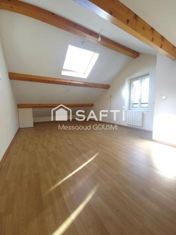 Maison 81 m² – 3 niveaux – Grand terrain plat de 5 600 m² + garage 32 m²