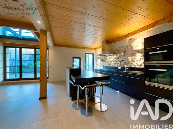 Maison à vendre 7 pièces 225 m² Saint-Genis-Pouilly