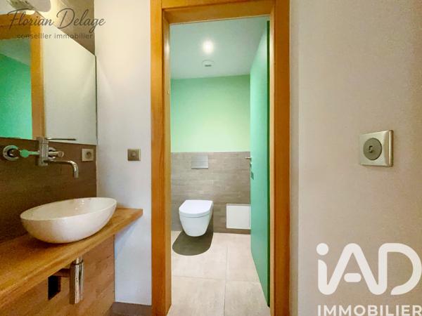 Maison à vendre 7 pièces 225 m² Saint-Genis-Pouilly