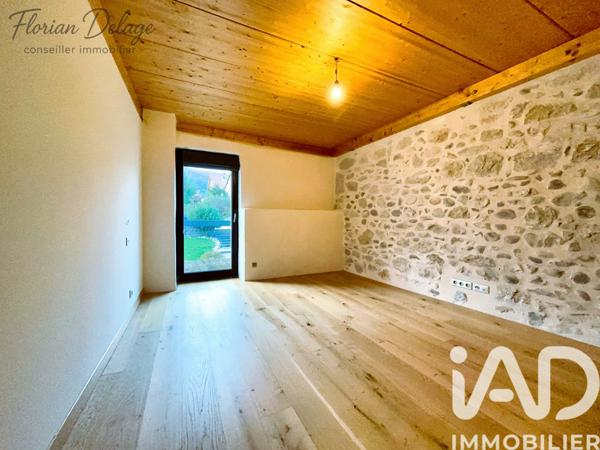 Maison à vendre 7 pièces 225 m² Saint-Genis-Pouilly
