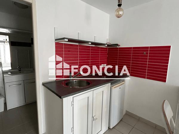 Location Studio 23.62 m² - 29 BIS PLACE MIOLLIS Aix En Provence 13100