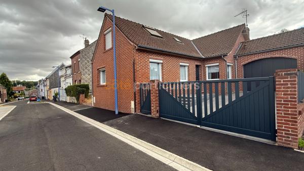 Vente
                Maison115 m² - 5 Pièces -
                    SAINT POL SUR TERNOISE (62130)