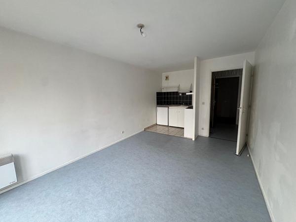 A LOUER : T2 à LILLE • Rue du Barbier Maes - RÉPUBLIQUE BEAUX-ARTS • 650 € CC • Réf. 807-97
