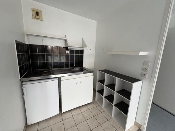 A LOUER : T2 à LILLE • Rue du Barbier Maes - RÉPUBLIQUE BEAUX-ARTS • 650 € CC • Réf. 807-97