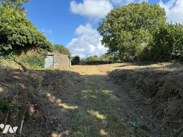 TERRAIN AVEC BATIMENTS A TRANSFORMER EN HABITATION