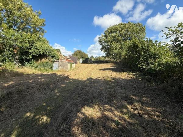 TERRAIN AVEC BATIMENTS A TRANSFORMER EN HABITATION