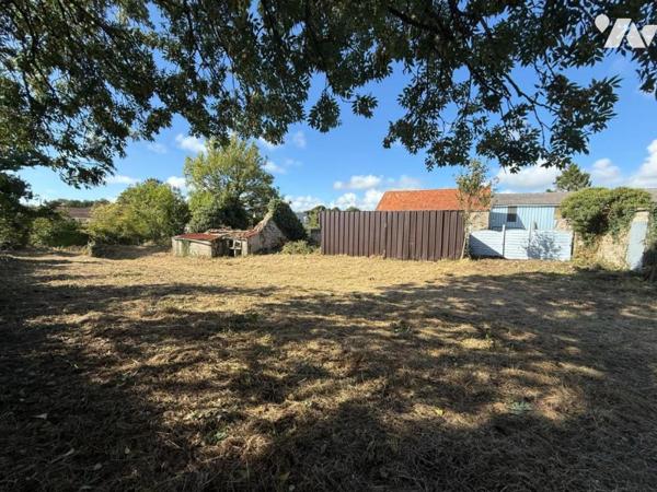 TERRAIN AVEC BATIMENTS A TRANSFORMER EN HABITATION