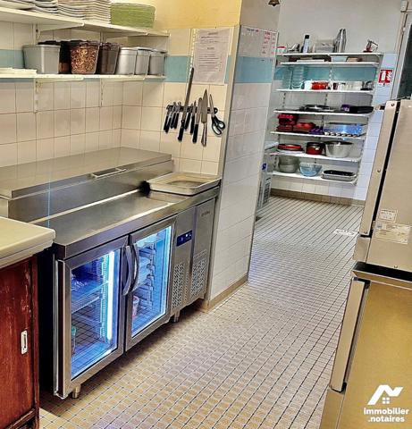 A MARGON, fonds de commerce de restaurant semi-gastronomique
3 salles (40, 20 et 25 couverts).