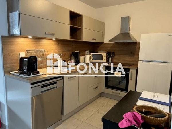 Location Appartement 4 pièces 82.5 m² - AVENUE DE MALAUCENE Rochefort Du Gard 30650