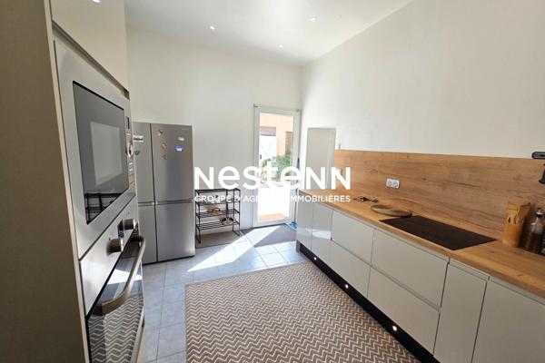 proximite gare de Venissieux: Maison mitoyenne d'un coté avec dependance