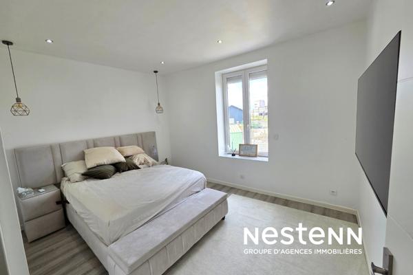 proximite gare de Venissieux: Maison mitoyenne d'un coté avec dependance