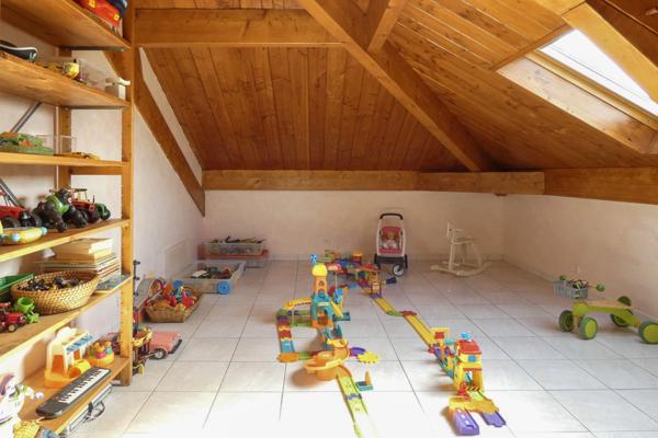 Villa de 259m² habitables avec piscine - Chassieu le Haut