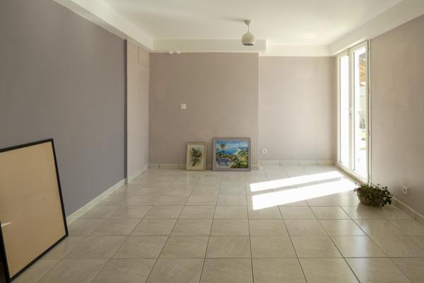 Villa de 259m² habitables avec piscine - Chassieu le Haut