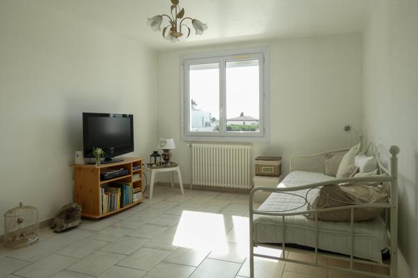 Villa de 259m² habitables avec piscine - Chassieu le Haut