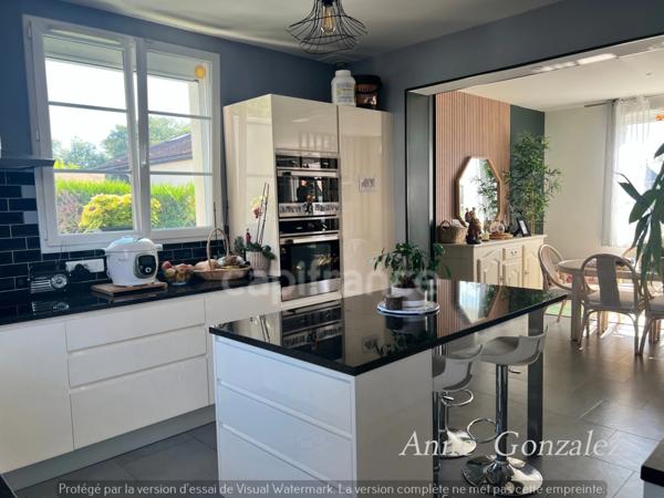 INGRE Centre, charmante Maison de ville T5 entièrement rénovée implantée sur un jardin de 377m2 avec piscine chauffée, dépendance et garage double