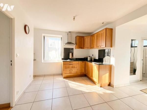 2236 - SAINT MARTIN DES CHAMPS - MAISON ENTIEREMENT RENOVEE - 3 CHAMBRES - JARDIN DE 520M²