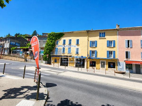 Local commercial de 27m² sur la commune de Château Arnoux