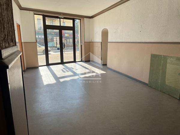 Local commercial de 27m² sur la commune de Château Arnoux