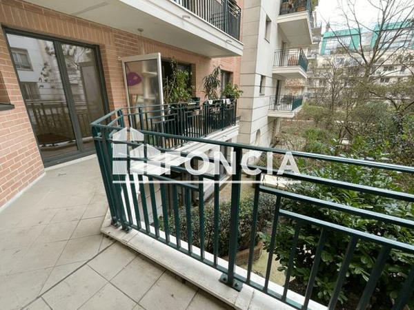 Location Appartement 2 pièces 48.04 m² - 31 RUE DU THEATRE Paris 75015