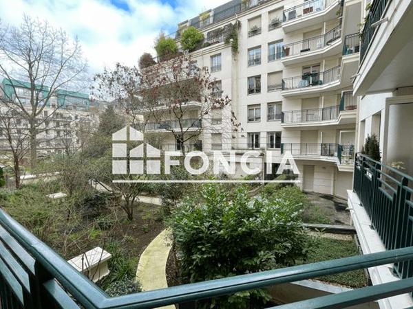 Location Appartement 2 pièces 48.04 m² - 31 RUE DU THEATRE Paris 75015