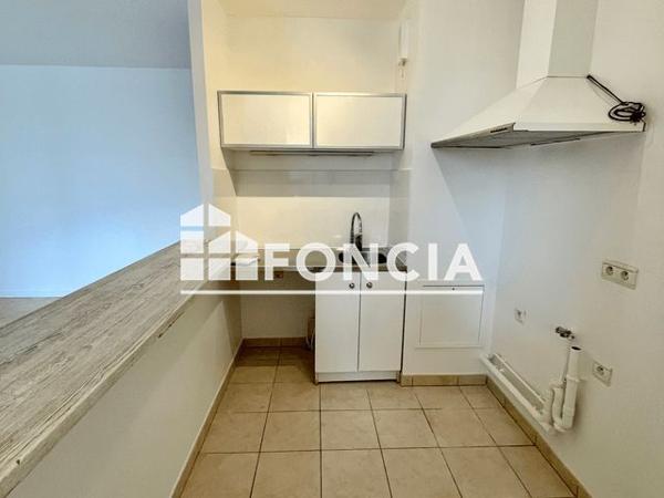 Location Appartement 2 pièces 48.04 m² - 31 RUE DU THEATRE Paris 75015