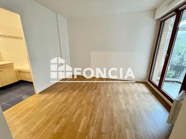 Location Appartement 2 pièces 48.04 m² - 31 RUE DU THEATRE Paris 75015