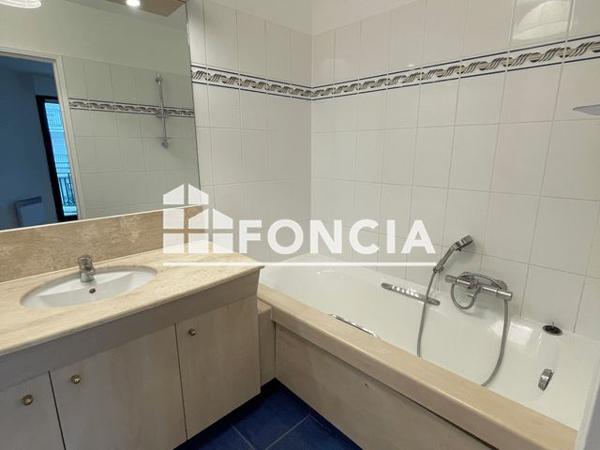 Location Appartement 2 pièces 48.04 m² - 31 RUE DU THEATRE Paris 75015