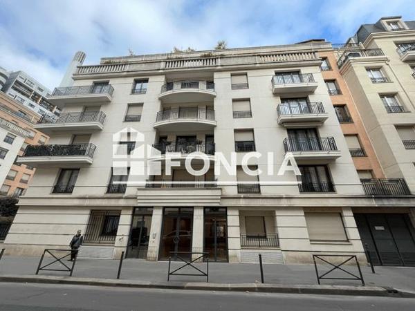 Location Appartement 2 pièces 48.04 m² - 31 RUE DU THEATRE Paris 75015