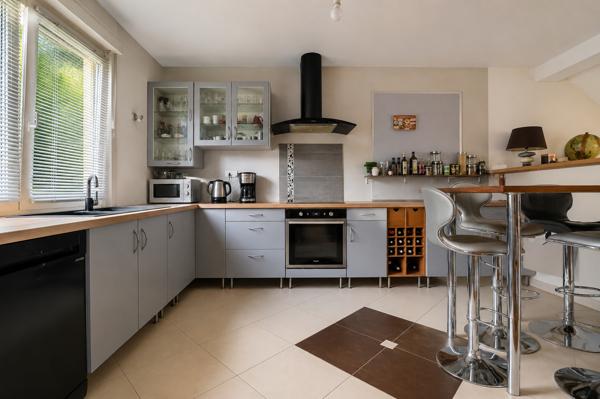 Maison familiale de 4 chambres avec dépendance, garage et fort potentiel d'évolution à Tremblay-en-France