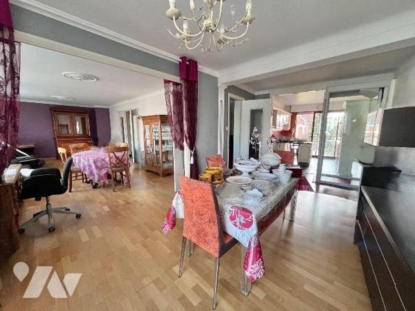 HAZEBROUCK hyper centre !! Cadre de vie très agréable à proximité de toutes commodités !!
Bel ...