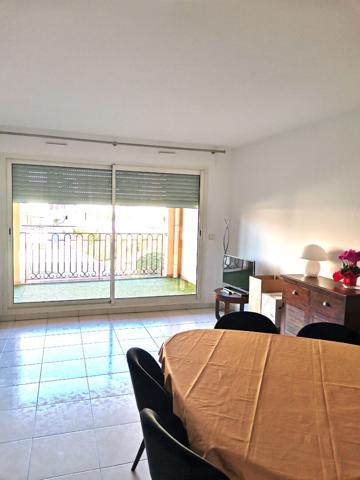 Hyères Gare - T2 de 50 m² avec terrasse de 15 m² et parking en sous-sol