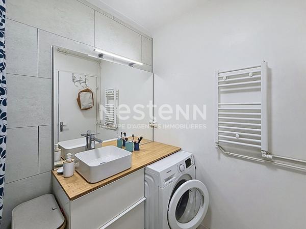 Grand Appartement T2 avec une chambre, Balcon en dernier étage Centre Ville - 69500 BRON