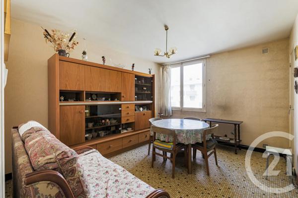 Appartement T1 à vendre  1 pièce - 42 m 2   VOIRON  - 38