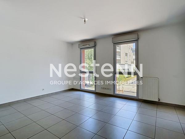 SATHONAY CAMP - APPARTEMENT T3 -  1ER ETAGE - BALCON